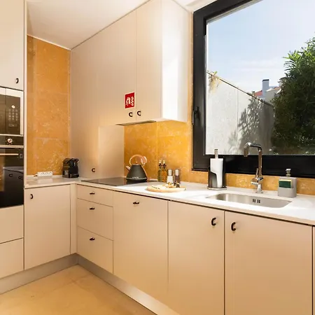 Lägenhetshotell Limehome Rua Eca De Queiroz Lisboa