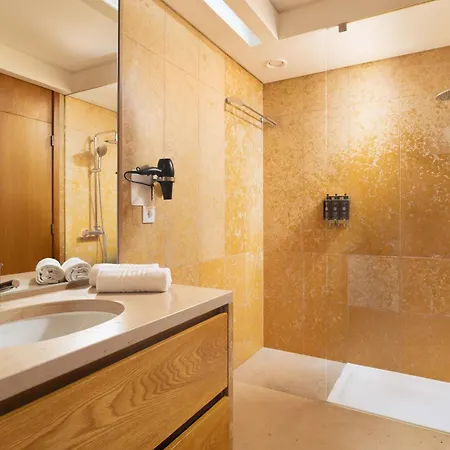 Limehome Rua Eca De Queiroz 4* リスボン